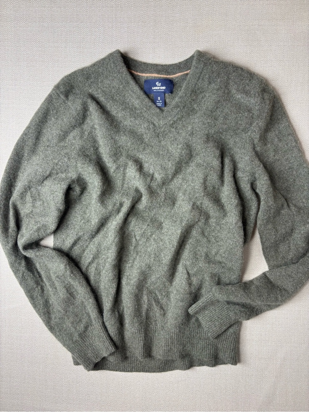 Lands’ End 100% Cashmere Sweater Womens Small Green V Neck Long Sleeve